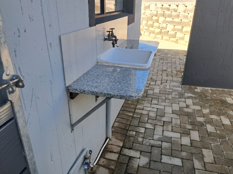 3 Bedroom Property for Sale in Avonddans Western Cape